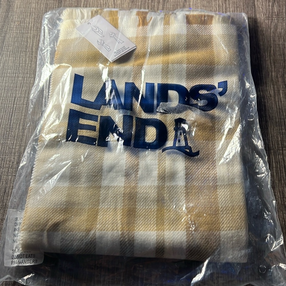 Lands End NWT Women’s CashTouch Scarf Antique Alabaster Plaid 17”x67” - Picture 1 of 2